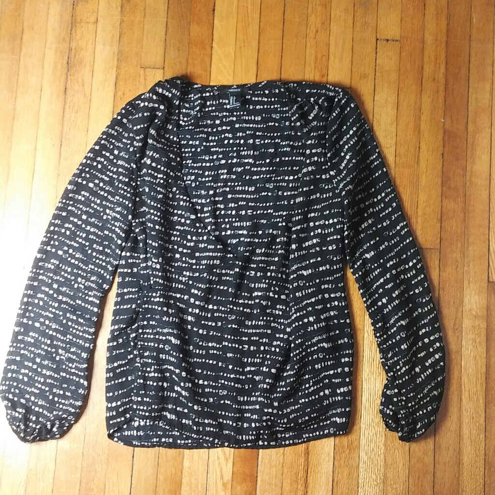 Forever XXI work top